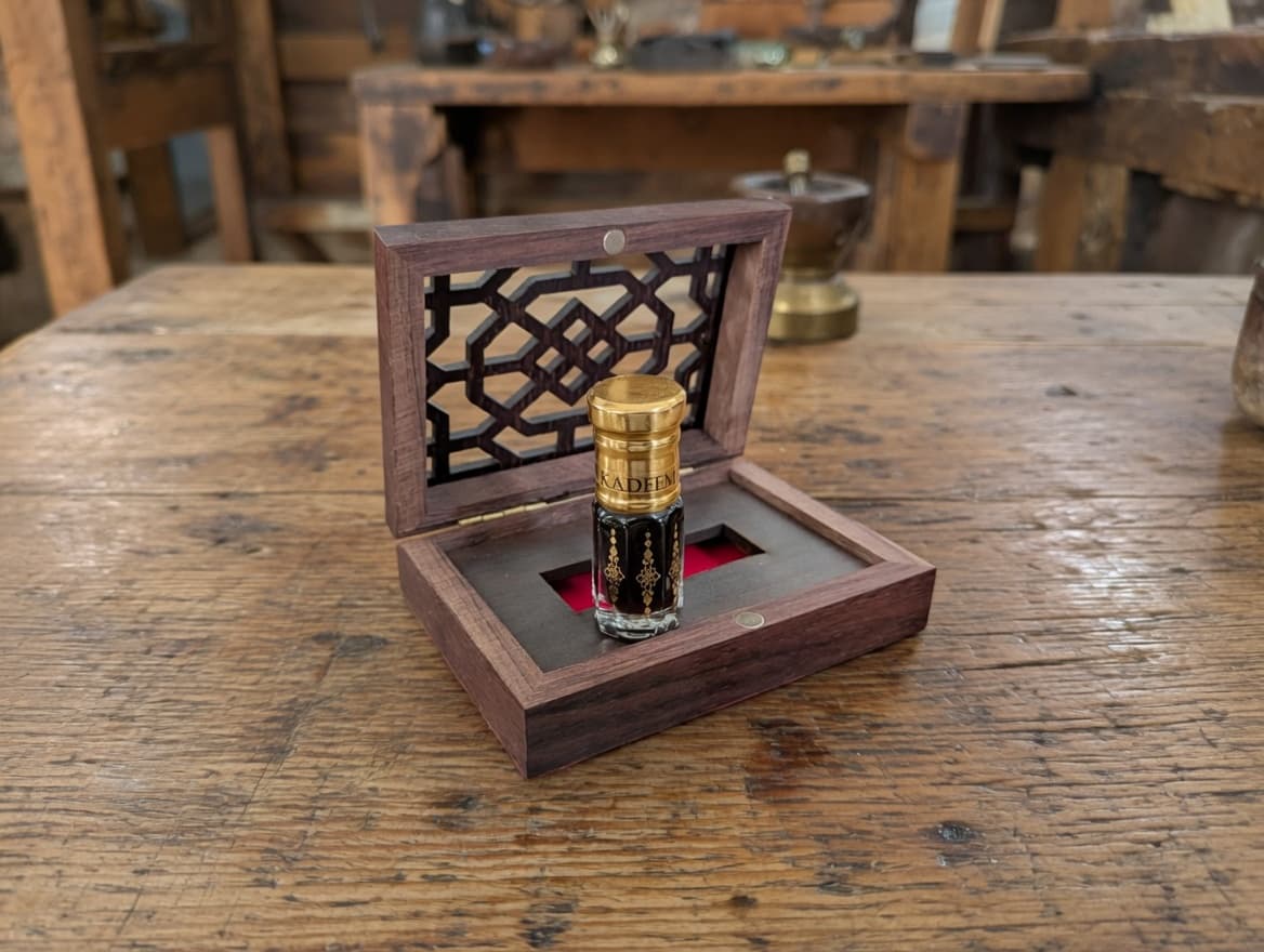Oudh Kadeem - Premium Aged Agarwood Oil (3ml) | Artisanal Private Collection — alternate view